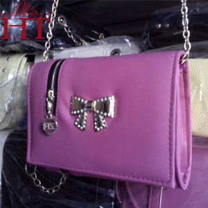 Túi Xách Dải Khóa Nơ